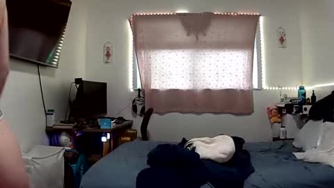 Lola Lixx online show from 05-12-26, 09:45