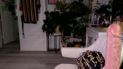 Snapshot of lolalustful chatting on 12-28-24, 02:11 Lola Lustful online show from 12-28-24, 02:11