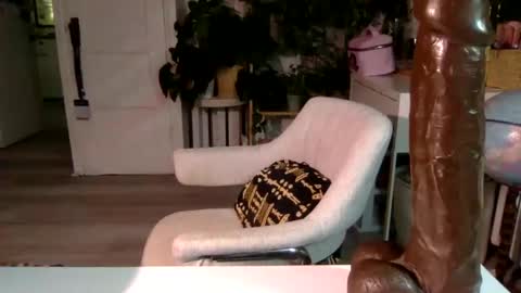 Snapshot of lolalustful chatting on 02-02-25, 12:30 Lola Lustful online show from 02-02-25, 12:30