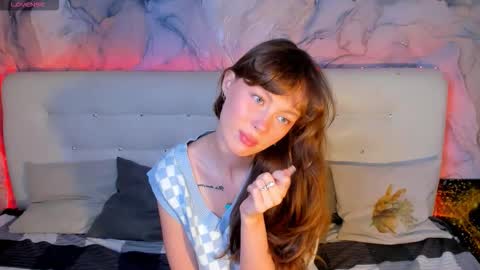 Snapshot of lolamedisson chatting on 01-10-26, 10:25 Lola online show from 01-10-26, 10:25