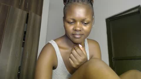 Snapshot of lolamia7 chatting on 02-18-25, 06:15 lolamia7 online show from 02-18-25, 06:15