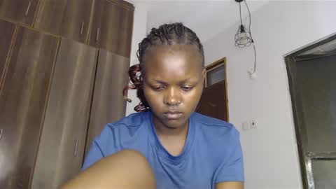 Snapshot of lolamia7 chatting on 02-20-25, 12:15 lolamia7 online show from 02-20-25, 12:15