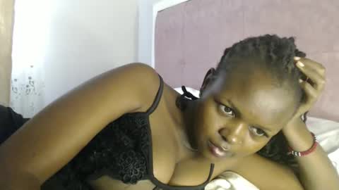 Snapshot of lolamia7 chatting on 10-11-25, 05:50 lolamia7 online show from 10-11-25, 05:50