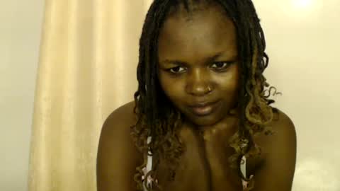 Snapshot of lolamia7 chatting on 07-25-26, 05:27 lolamia7 online show from 07-25-26, 05:27