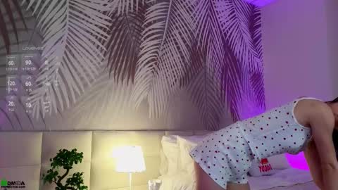 Lola online show from 11-27-25, 02:02