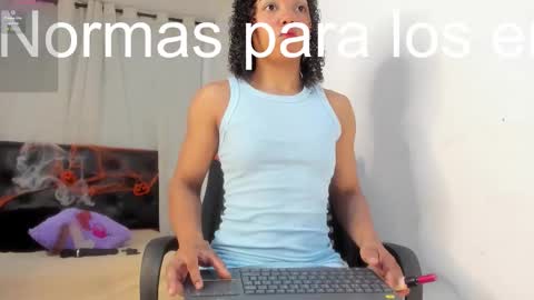 Snapshot of lolareyes1 chatting on 10-09-25, 11:08 lolareyes1 online show from 10-09-25, 11:08