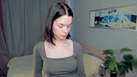 Snapshot of lolasoltren chatting on 12-20-25, 09:27 Tsarina online show from 12-20-25, 09:27