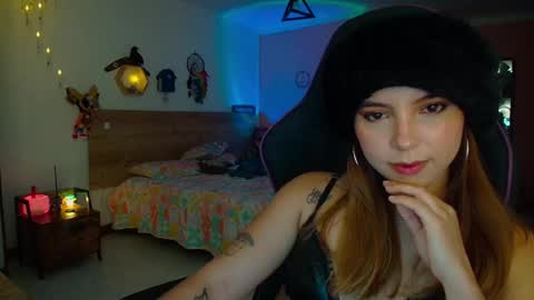 Snapshot of lolaverse chatting on 12-22-25, 09:34 Lola doll online show from 12-22-25, 09:34