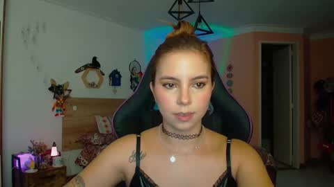 Snapshot of lolaverse chatting on 01-05-26, 10:24 Lola doll online show from 01-05-26, 10:24