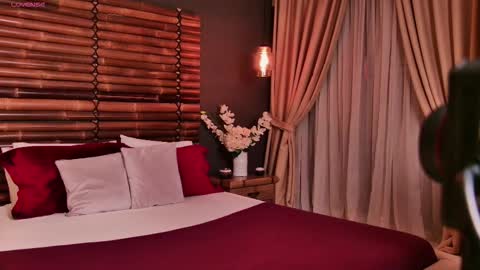 Lola online show from 12-01-25, 07:41