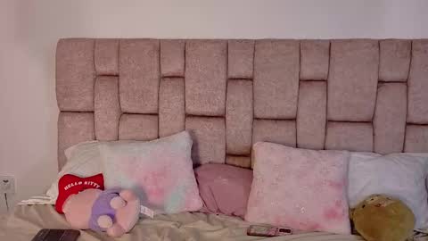 Snapshot of lolayun chatting on 09-23-25, 12:08 Lola online show from 09-23-25, 12:08