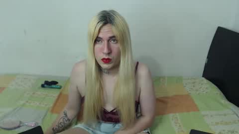 Snapshot of lolitabauer2 chatting on 01-13-25, 01:02 Sascha Bauer online show from 01-13-25, 01:02