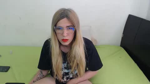 Snapshot of lolitabauer2 chatting on 10-05-25, 03:21 Sascha Bauer online show from 10-05-25, 03:21