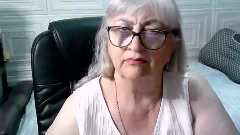 Snapshot of lolkaalyss chatting on 05-05-26, 08:39 LolkaAlyss online show from 05-05-26, 08:39
