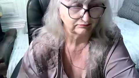 Snapshot of lolkaalyss chatting on 05-17-26, 08:27 LolkaAlyss online show from 05-17-26, 08:27