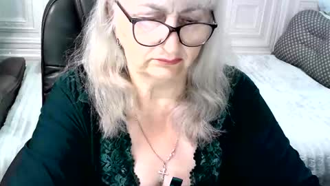 Snapshot of lolkaalyss chatting on 06-09-26, 06:25 LolkaAlyss online show from 06-09-26, 06:25
