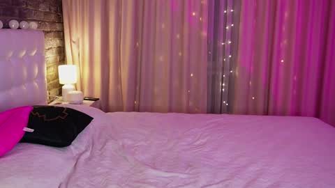 Snapshot of lollidoli__ chatting on 01-16-25, 09:30 Victoria online show from 01-16-25, 09:30