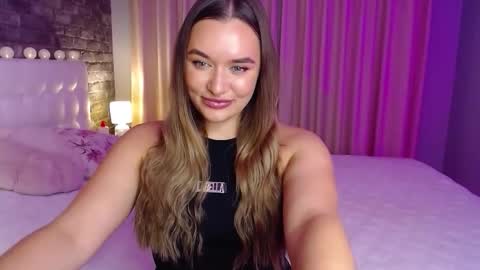 Snapshot of lollidoli__ chatting on 11-26-25, 06:20 Victoria online show from 11-26-25, 06:20