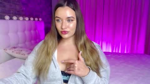 Snapshot of lollidoli__ chatting on 02-03-26, 05:29 Victoria online show from 02-03-26, 05:29