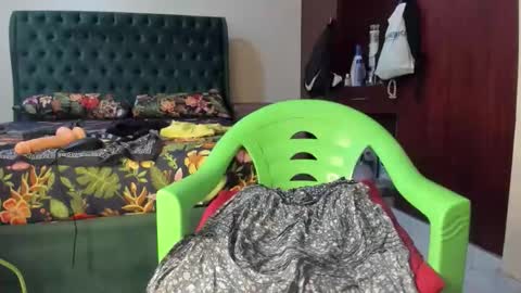 lolly_preety online show from 04-29-26, 06:28