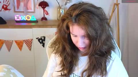 Mona online show from 11-10-25, 02:38