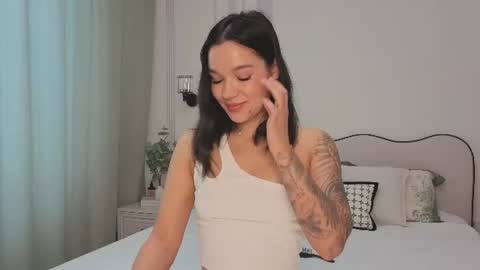 Snapshot of lolly_turner chatting on 06-25-26, 04:23 lolly_turner online show from 06-25-26, 04:23