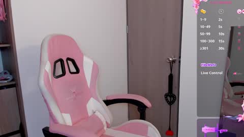 Snapshot of lollypetitte_ chatting on 01-10-25, 06:53 Lolly online show from 01-10-25, 06:53