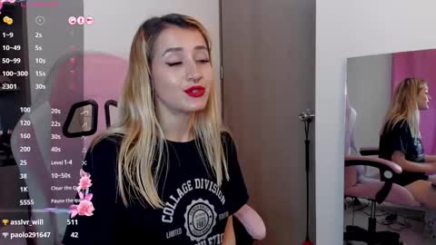 Snapshot of lollypetitte_ chatting on 01-26-25, 06:38 Lolly online show from 01-26-25, 06:38