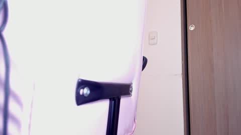 Snapshot of lollypetitte_ chatting on 02-12-25, 04:33 Lolly online show from 02-12-25, 04:33