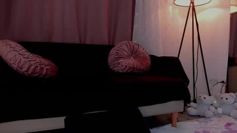 Snapshot of lollypetitte_ chatting on 11-11-25, 10:15 Lolly online show from 11-11-25, 10:15