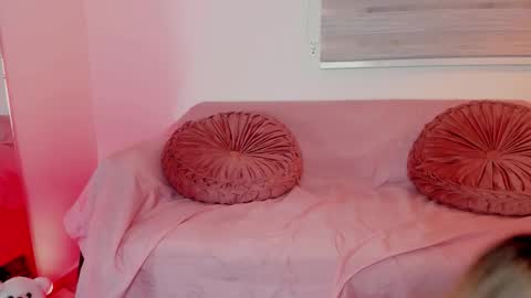 Snapshot of lollypetitte_ chatting on 03-08-26, 11:19 Lolly online show from 03-08-26, 11:19