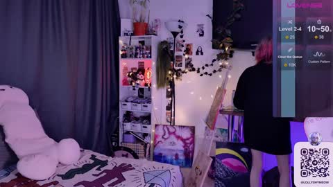 Lolly   online show from 12-12-24, 10:52