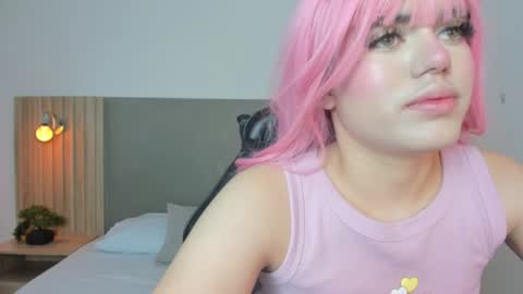 Snapshot of loly_berry chatting on 06-10-26, 02:12 L O L Y online show from 06-10-26, 02:12