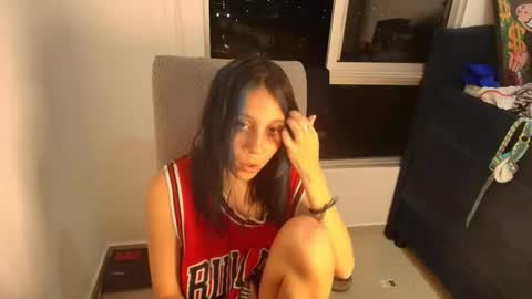 Snapshot of loly_pink_ chatting on 03-10-25, 01:45 Loly online show from 03-10-25, 01:45