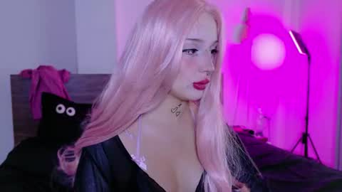 Snapshot of lolykari chatting on 06-10-26, 07:51 Kari online show from 06-10-26, 07:51