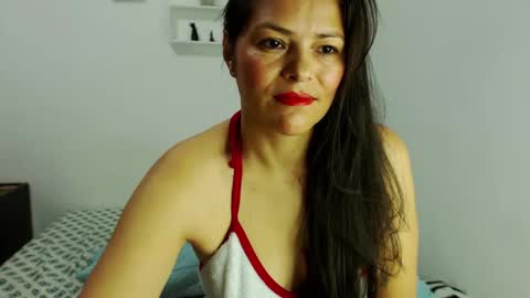 Snapshot of lolyta_mature1 chatting on 12-26-24, 08:11 Lolyta mature1 online show from 12-26-24, 08:11