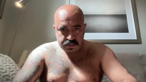 london_lad_101 online show from 05-18-26, 09:59