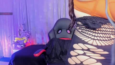 Jennifer  online show from 04-28-26, 06:35