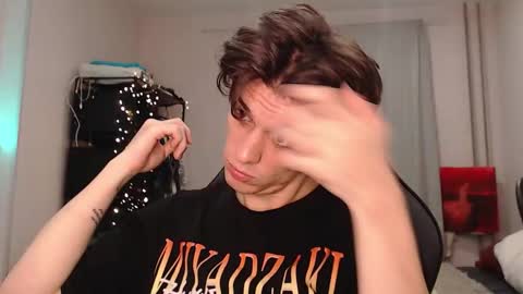 Snapshot of lonelysunset chatting on 09-23-25, 04:32 PVT AND MENU ACTIVE online show from 09-23-25, 04:32