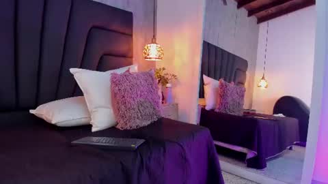 Longina online show from 06-14-26, 02:30