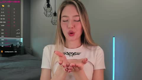 Eva online show from 02-20-25, 06:46