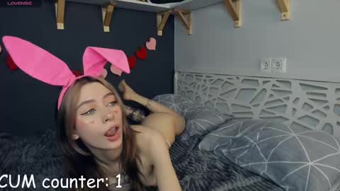Snapshot of look_my_passion chatting on 02-14-25, 10:17 Hanna online show from 02-14-25, 10:17