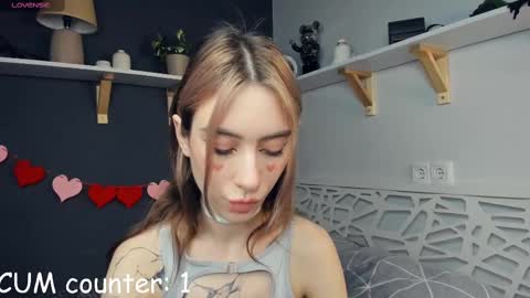 Snapshot of look_my_passion chatting on 02-14-25, 01:18 Hanna online show from 02-14-25, 01:18