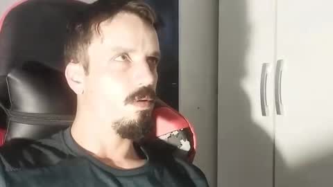 Snapshot of lookaz4010 chatting on 12-29-24, 04:40 Lucas online show from 12-29-24, 04:40