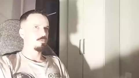 Snapshot of lookaz4010 chatting on 09-19-25, 12:50 Lucas online show from 09-19-25, 12:50