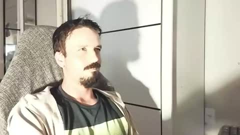 Lucas online show from 12-17-25, 05:30