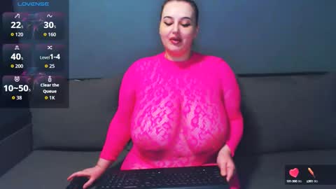 Snapshot of looking4love6969 chatting on 09-18-25, 09:17 looking4love6969 online show from 09-18-25, 09:17