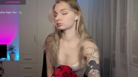 Luna online show from 02-08-26, 04:27