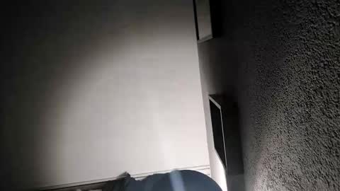 Snapshot of loolaunshaved chatting on 03-27-26, 11:04 loolaunshaved online show from 03-27-26, 11:04