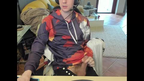 Snapshot of loomie chatting on 02-07-25, 10:29 loomie online show from 02-07-25, 10:29